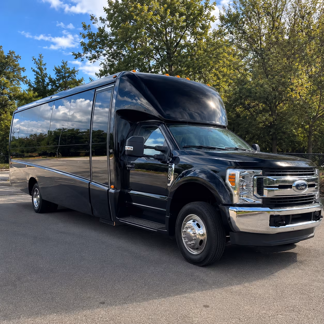 bend wedding shuttle service between your bend ceremony and reception