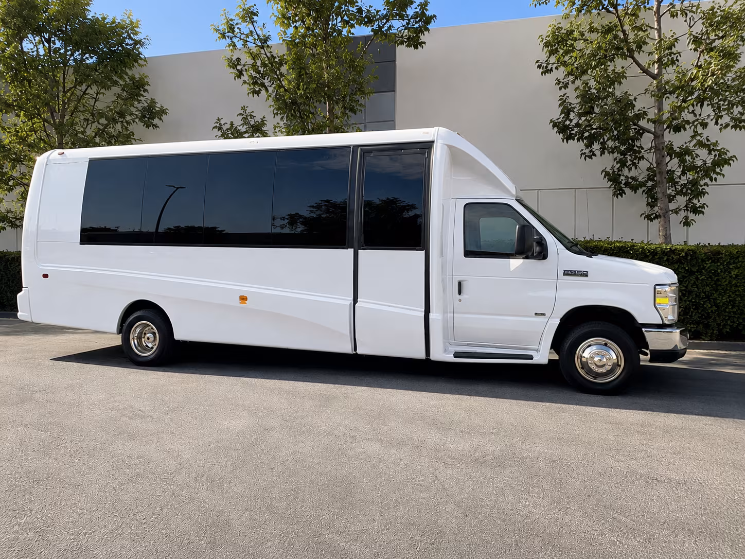 get a wedding shuttle across the columbia river between kennewick and pasco