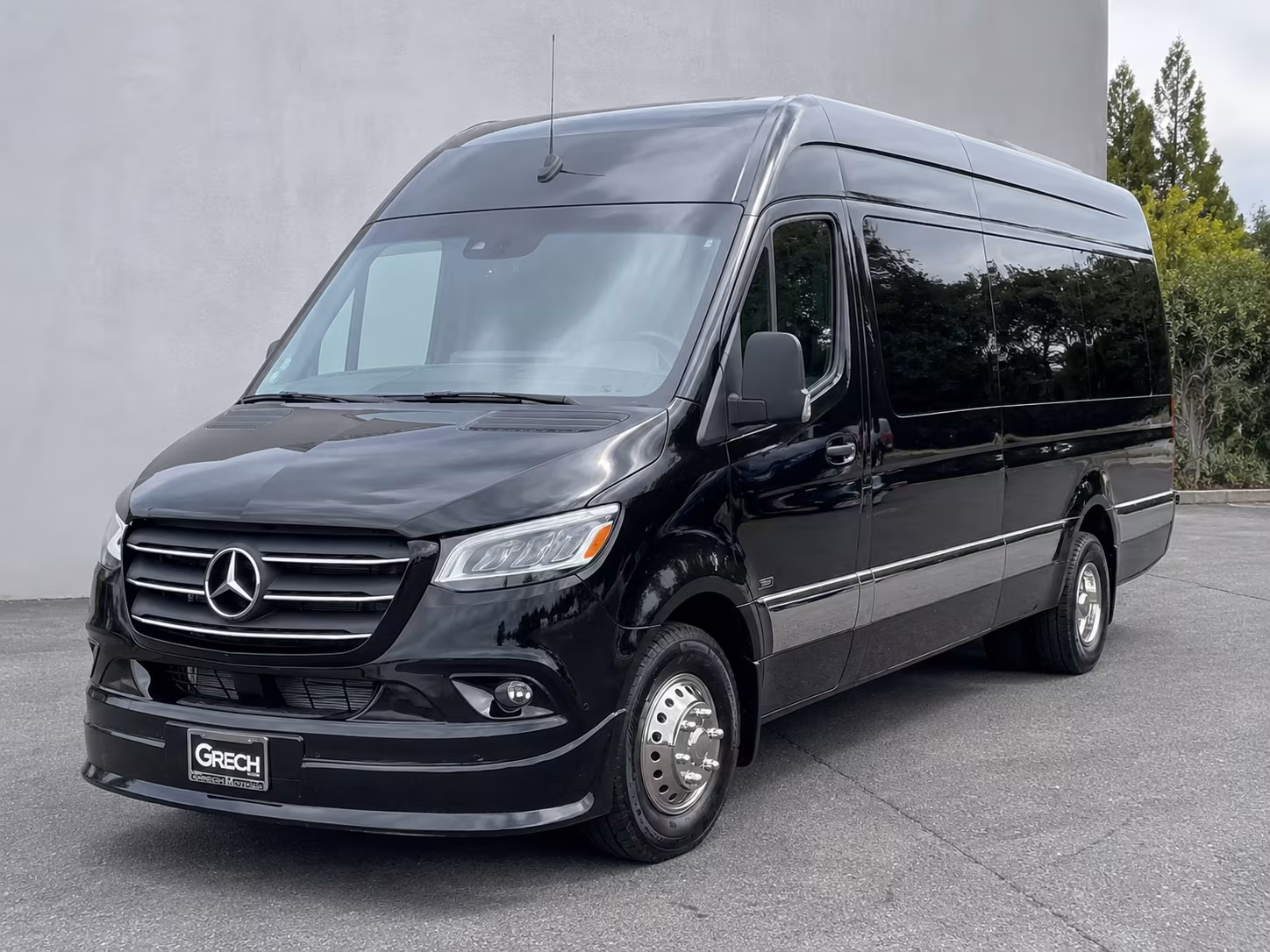 yakima book shuttle buses for employees in yakima